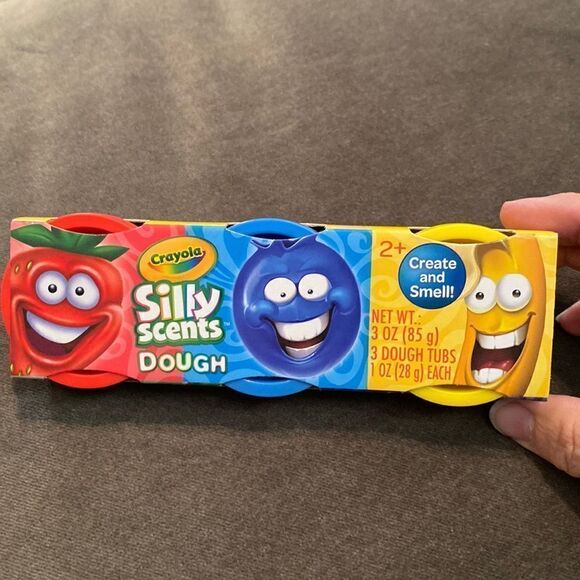 Crayola Silly Scents Dough 12 packs each with 3 tubs 1oz Dough (36 tubs) NEW - Picture 7 of 11